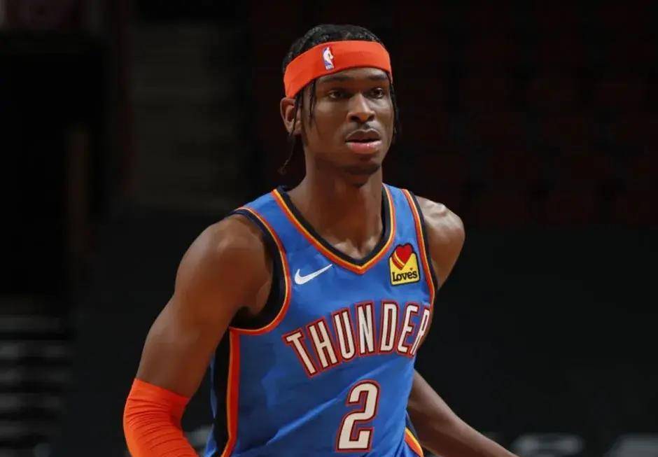 前锋之间的 前锋之间的